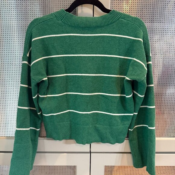 Hippy Rose Blue Bell Sleeve Crop Sweater Size M - Picture 3 of 3